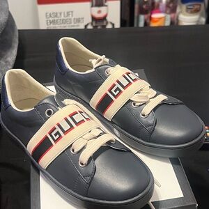 Gucci Dark Blue Kids Sneakers with Cream Accents